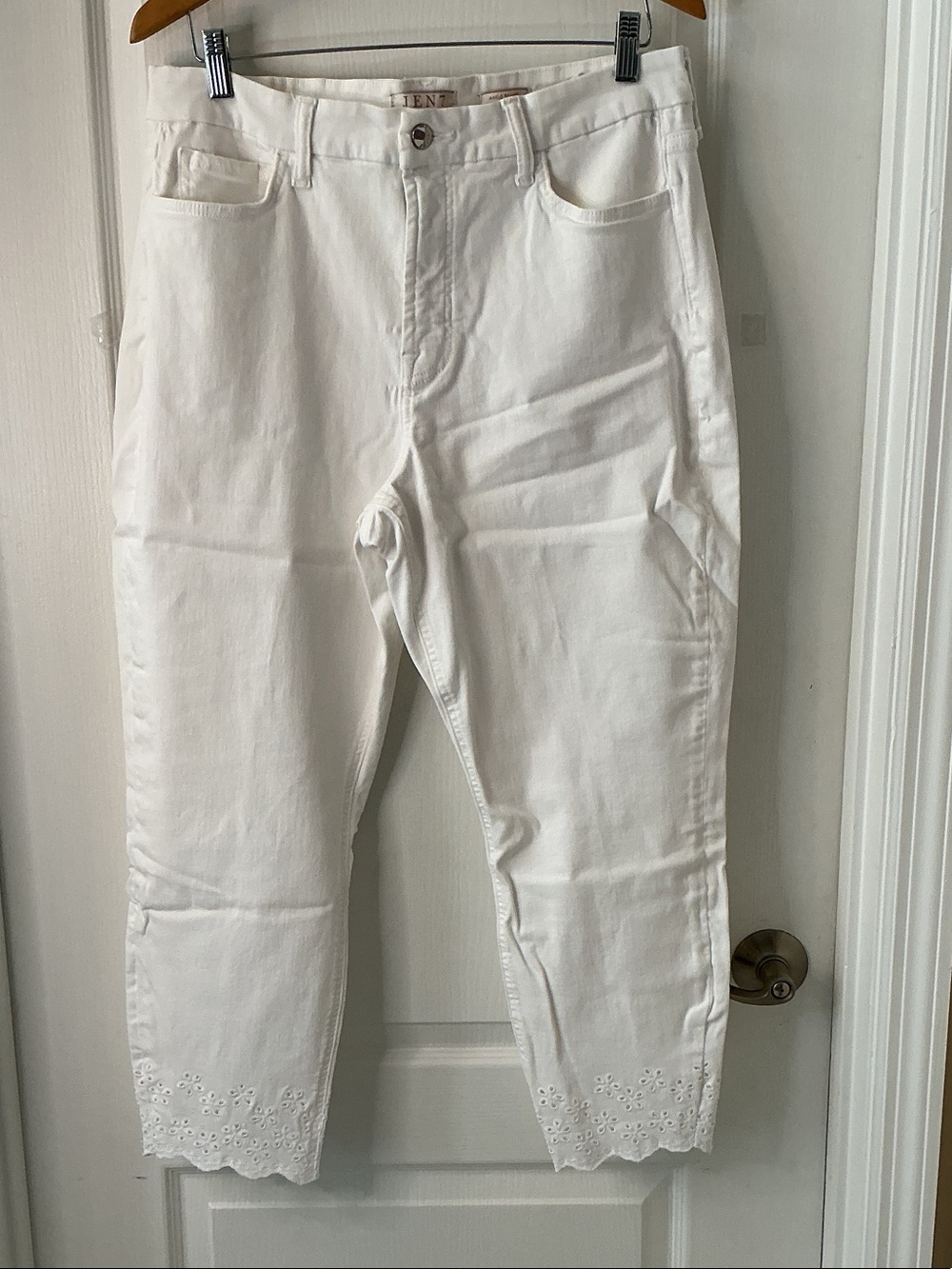 Jen 7 Women’s White Embroidered Hem Pants
